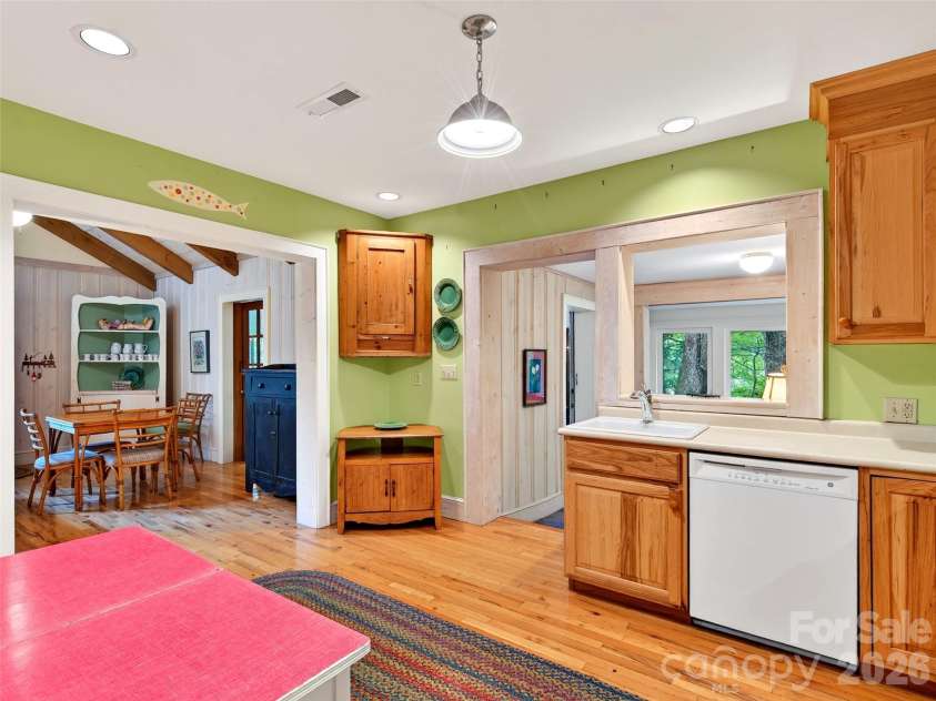 138 Gowan Point, Marion, NC 28752.  MLS# CAR4434012, YatesRealty ID 56416. 