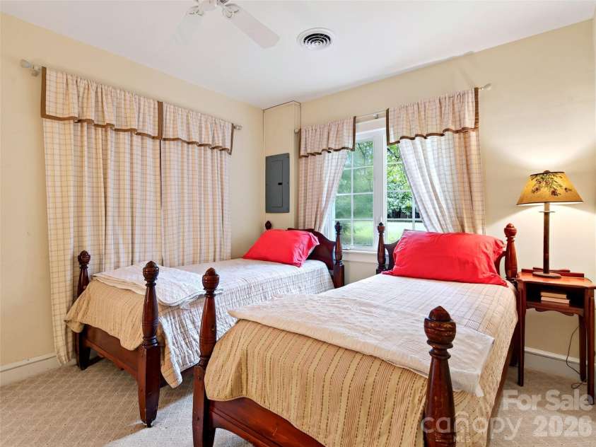 138 Gowan Point, Marion, NC 28752.  MLS# CAR4434012, YatesRealty ID 56416. 