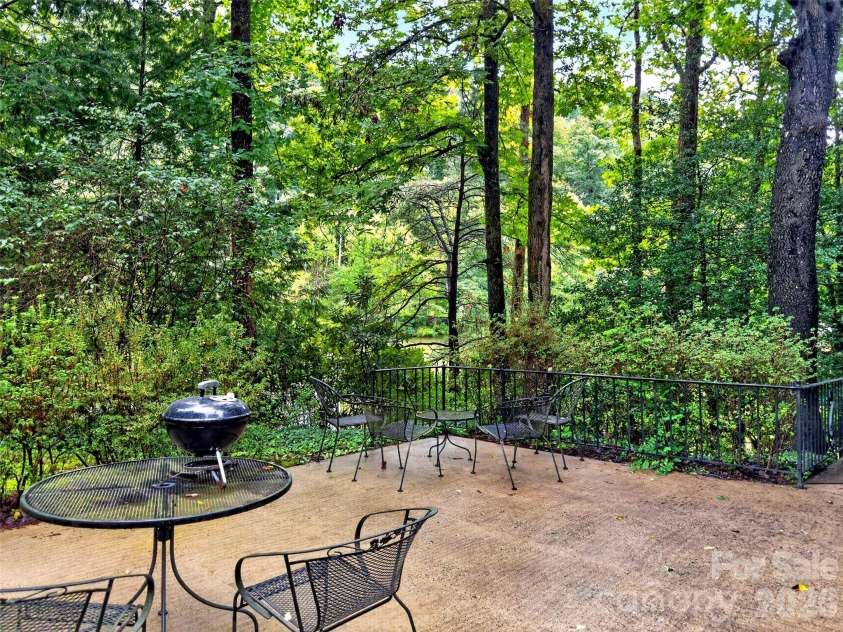 138 Gowan Point, Marion, NC 28752.  MLS# CAR4434012, YatesRealty ID 56416. 