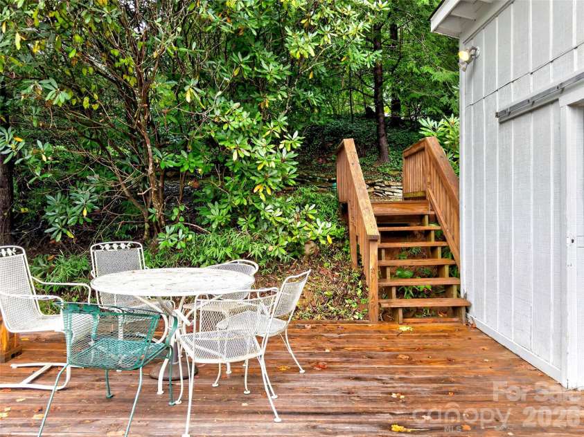 138 Gowan Point, Marion, NC 28752.  MLS# CAR4434012, YatesRealty ID 56416. 