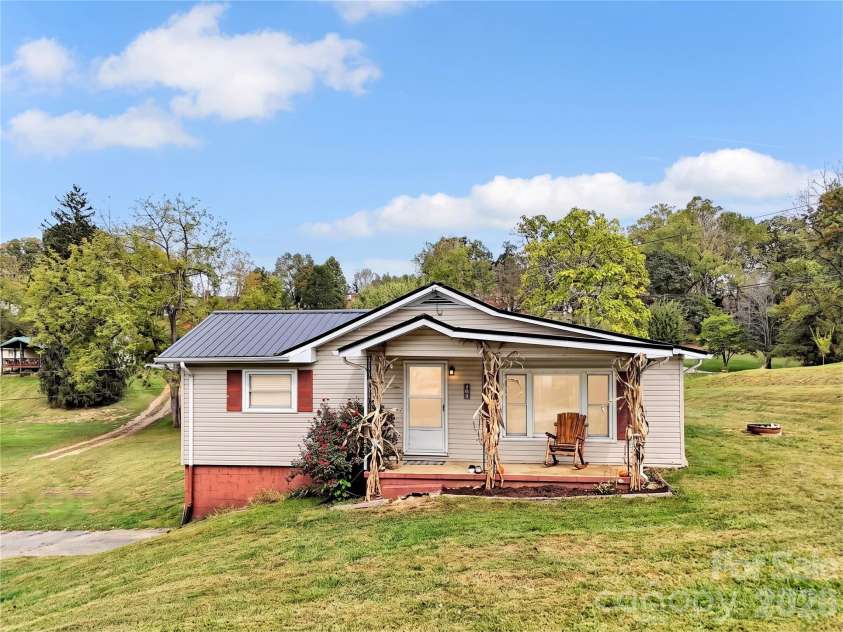 280 Mingus Street, Canton, NC 28716.  MLS# CAR4434335, YatesRealty ID 56417. 