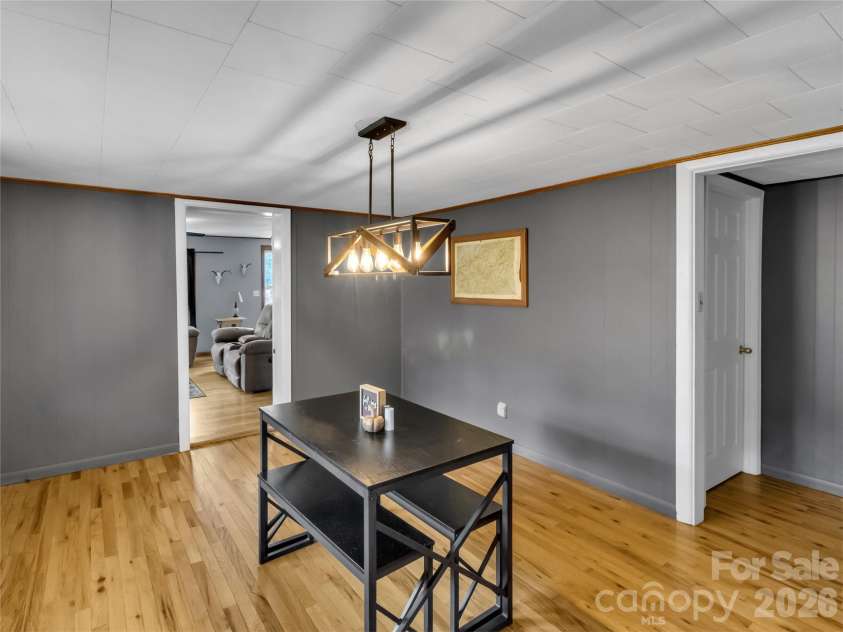 280 Mingus Street, Canton, NC 28716.  MLS# CAR4434335, YatesRealty ID 56417. 