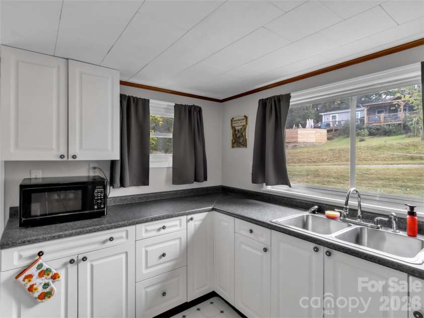 280 Mingus Street, Canton, NC 28716.  MLS# CAR4434335, YatesRealty ID 56417. 