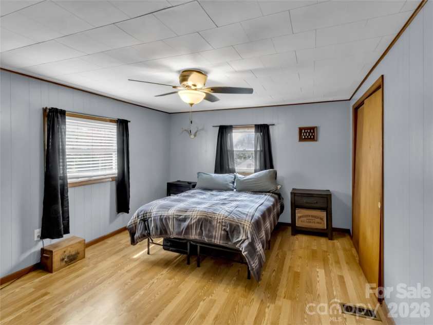 280 Mingus Street, Canton, NC 28716.  MLS# CAR4434335, YatesRealty ID 56417. 