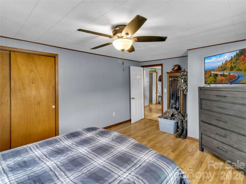 280 Mingus Street, Canton, NC 28716.  MLS# CAR4434335, YatesRealty ID 56417. 