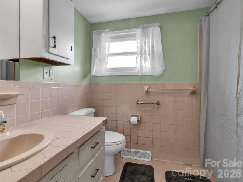 280 Mingus Street, Canton, NC 28716.  MLS# CAR4434335, YatesRealty ID 56417. 