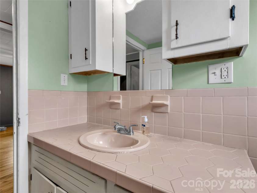 280 Mingus Street, Canton, NC 28716.  MLS# CAR4434335, YatesRealty ID 56417. 