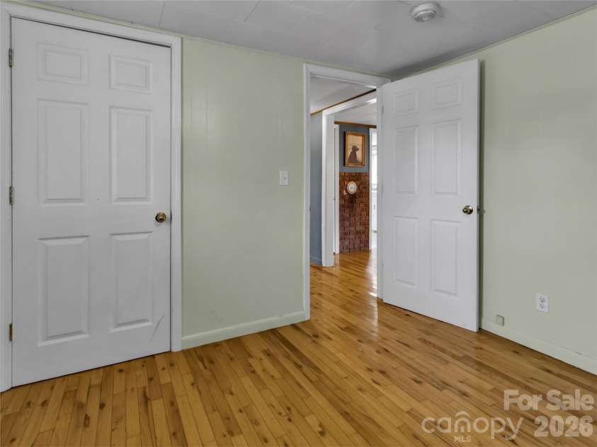 280 Mingus Street, Canton, NC 28716.  MLS# CAR4434335, YatesRealty ID 56417. 