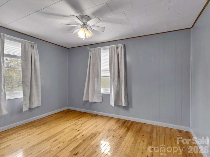 280 Mingus Street, Canton, NC 28716.  MLS# CAR4434335, YatesRealty ID 56417. 