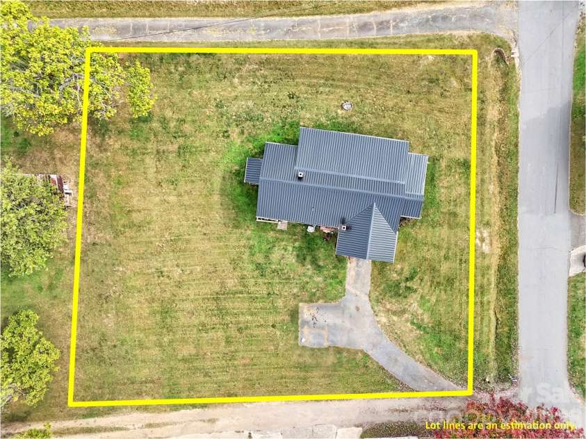 280 Mingus Street, Canton, NC 28716.  MLS# CAR4434335, YatesRealty ID 56417. 