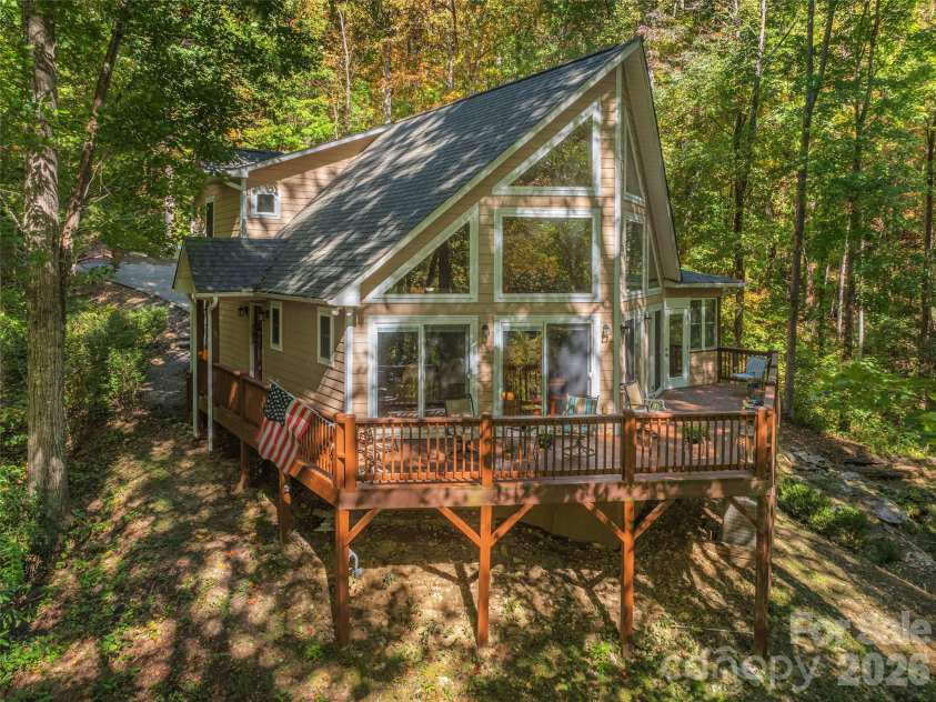 222 Serenity Drive, Waynesville, NC 28785.  MLS# CAR4433112, YatesRealty ID 56418. 