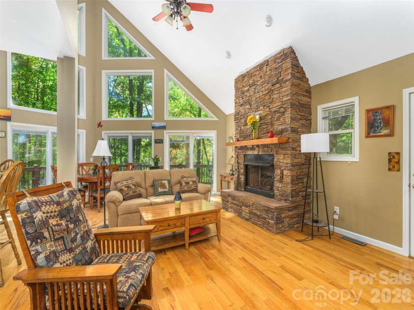222 Serenity Drive, Waynesville, NC 28785.  MLS# CAR4433112, YatesRealty ID 56418. 