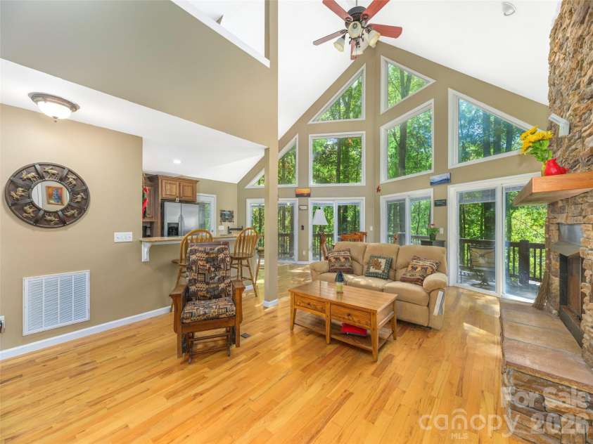 222 Serenity Drive, Waynesville, NC 28785.  MLS# CAR4433112, YatesRealty ID 56418. 