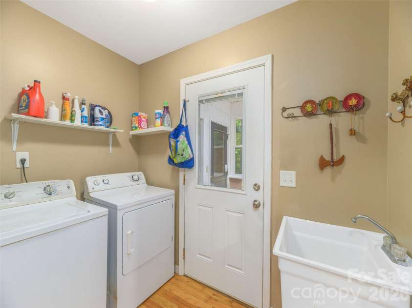 222 Serenity Drive, Waynesville, NC 28785.  MLS# CAR4433112, YatesRealty ID 56418. 