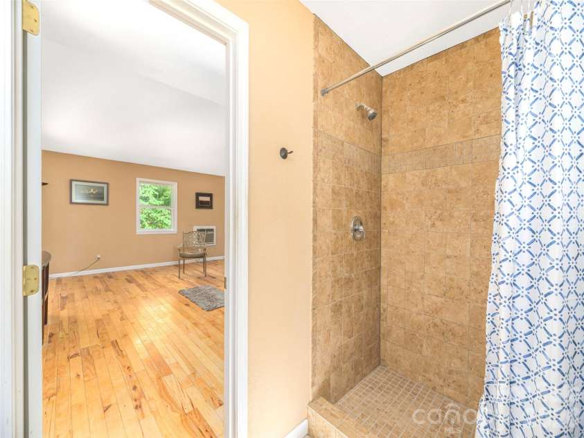 222 Serenity Drive, Waynesville, NC 28785.  MLS# CAR4433112, YatesRealty ID 56418. 