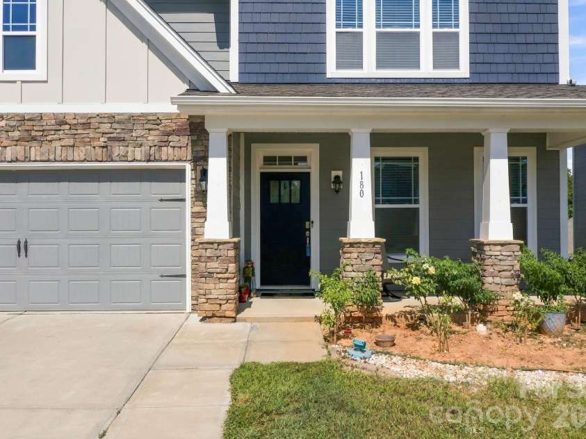 180 Longleaf Drive, Mooresville, NC 28117.  MLS# CAR4425450, YatesRealty ID 56419. 