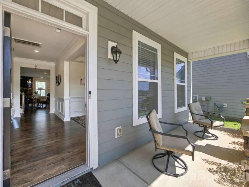 180 Longleaf Drive, Mooresville, NC 28117.  MLS# CAR4425450, YatesRealty ID 56419. 