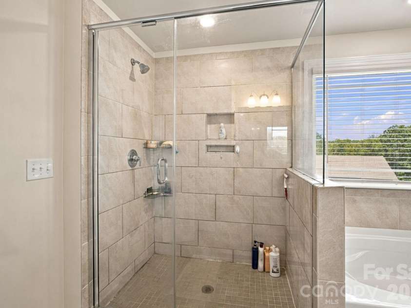 180 Longleaf Drive, Mooresville, NC 28117.  MLS# CAR4425450, YatesRealty ID 56419. 