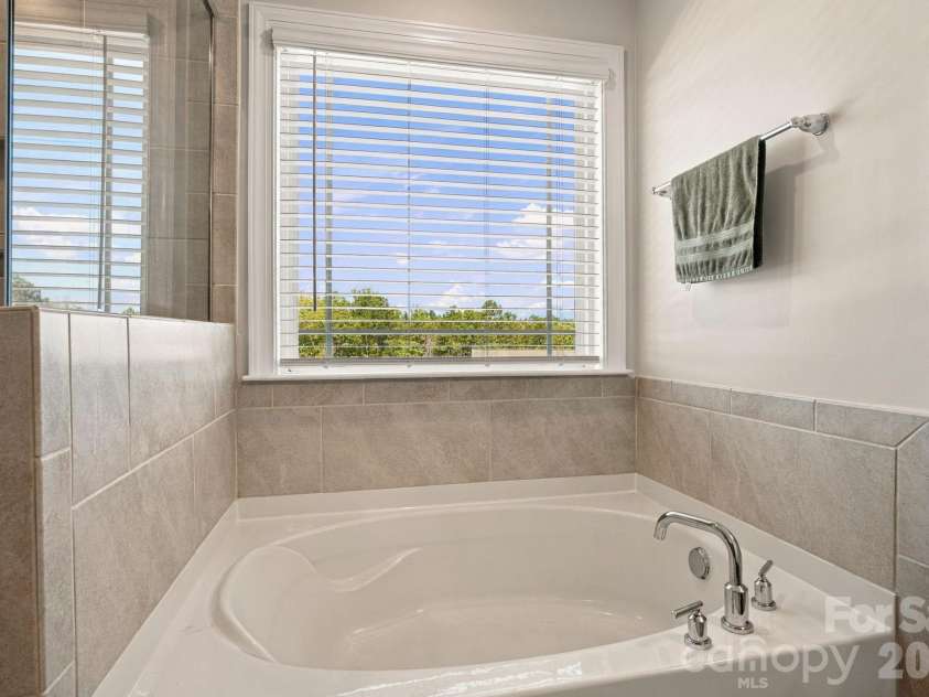 180 Longleaf Drive, Mooresville, NC 28117.  MLS# CAR4425450, YatesRealty ID 56419. 