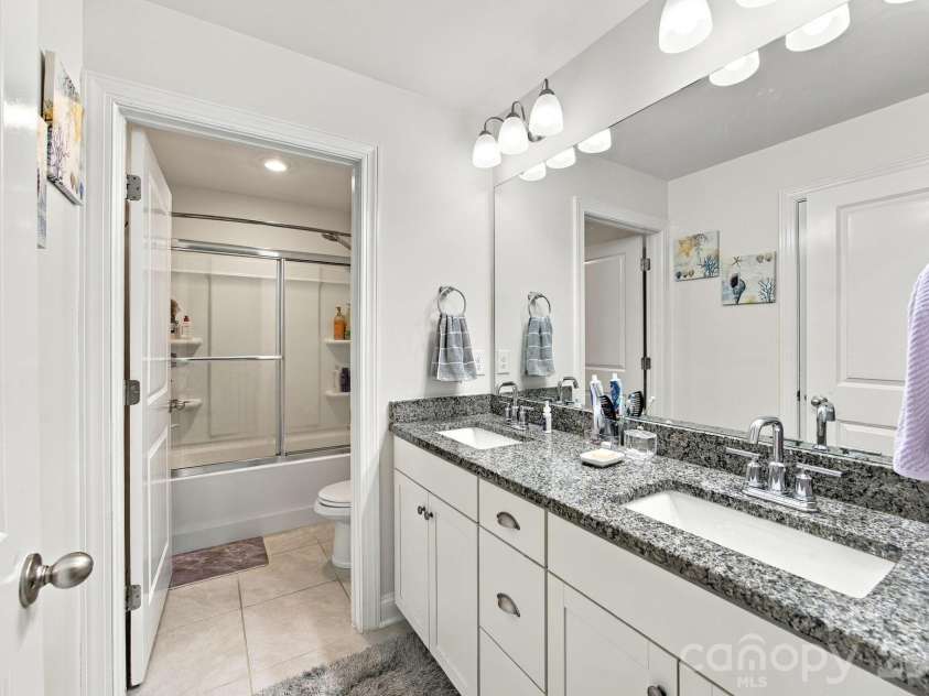 180 Longleaf Drive, Mooresville, NC 28117.  MLS# CAR4425450, YatesRealty ID 56419. 