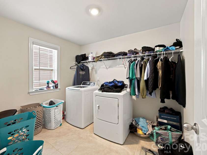 180 Longleaf Drive, Mooresville, NC 28117.  MLS# CAR4425450, YatesRealty ID 56419. 
