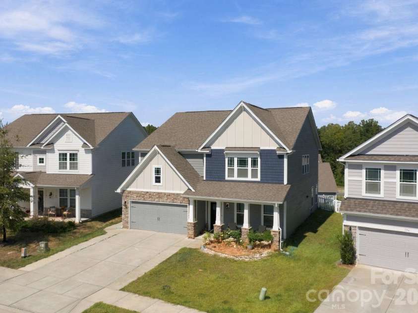 180 Longleaf Drive, Mooresville, NC 28117.  MLS# CAR4425450, YatesRealty ID 56419. 