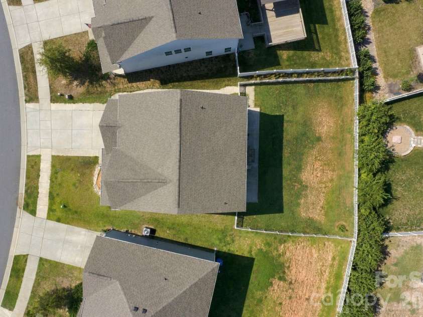 180 Longleaf Drive, Mooresville, NC 28117.  MLS# CAR4425450, YatesRealty ID 56419. 