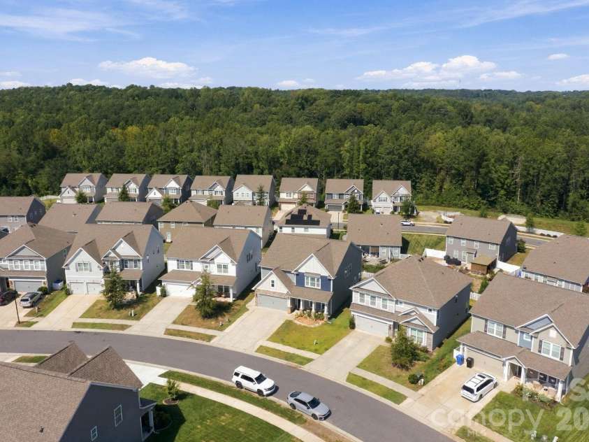 180 Longleaf Drive, Mooresville, NC 28117.  MLS# CAR4425450, YatesRealty ID 56419. 