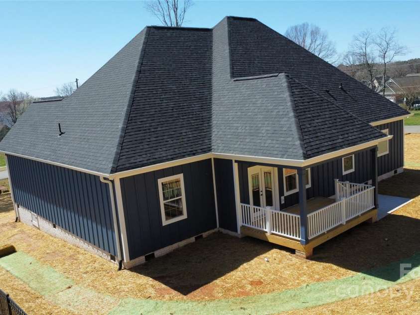 167 Harbor Point Drive, Cherryville, NC 28021.  MLS# CAR4235437, YatesRealty ID 5642. 