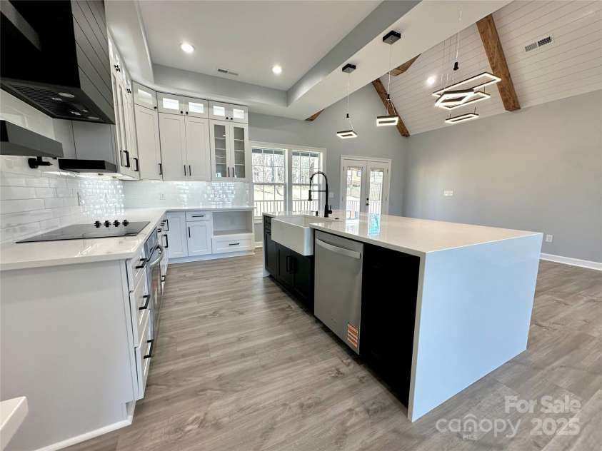 167 Harbor Point Drive, Cherryville, NC 28021.  MLS# CAR4235437, YatesRealty ID 5642. 