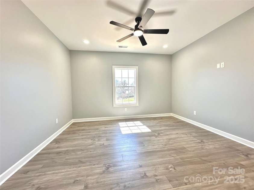 167 Harbor Point Drive, Cherryville, NC 28021.  MLS# CAR4235437, YatesRealty ID 5642. 