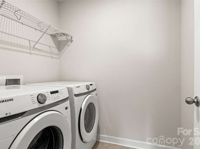333 Hyssop Court, Fort Mill, SC 29715.  MLS# CAR4434309, YatesRealty ID 56420. Laundry room