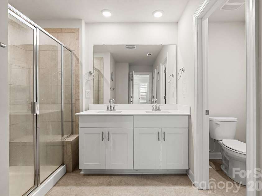333 Hyssop Court, Fort Mill, SC 29715.  MLS# CAR4434309, YatesRealty ID 56420. Primary Bathroom