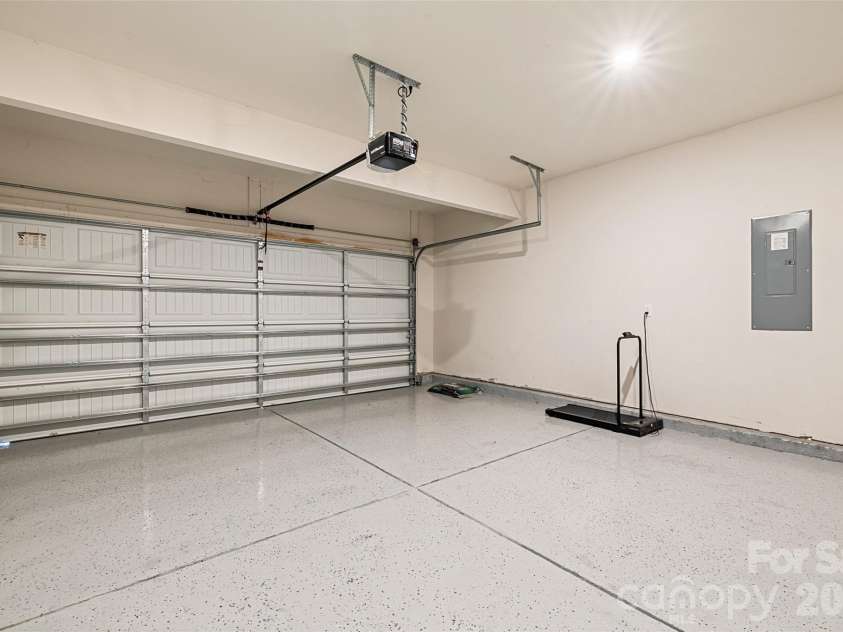 333 Hyssop Court, Fort Mill, SC 29715.  MLS# CAR4434309, YatesRealty ID 56420. Upgraded epoxy garage floor