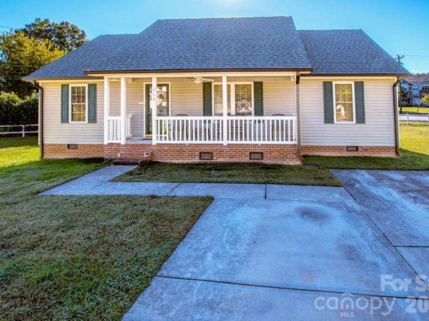 110 Joseph Lane, Mooresville, NC 28115.  MLS# CAR4434363, YatesRealty ID 56425. 