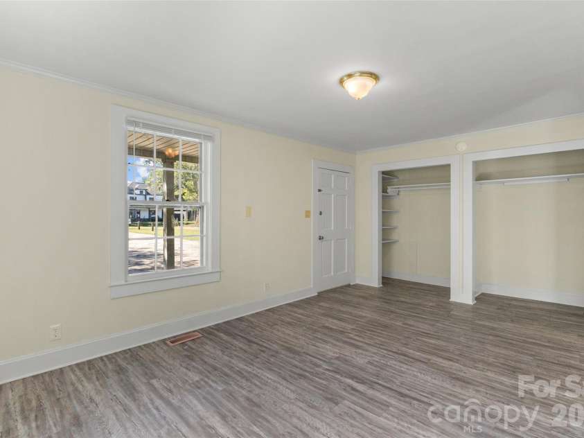 1050 Park Avenue Extension, Rock Hill, SC 29732.  MLS# CAR4433866, YatesRealty ID 56427. 