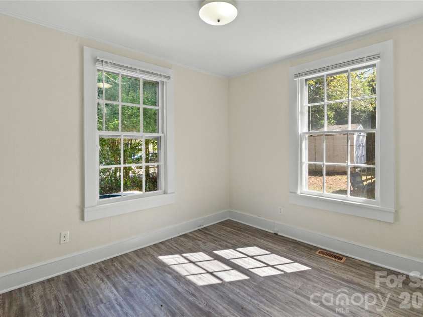 1050 Park Avenue Extension, Rock Hill, SC 29732.  MLS# CAR4433866, YatesRealty ID 56427. 