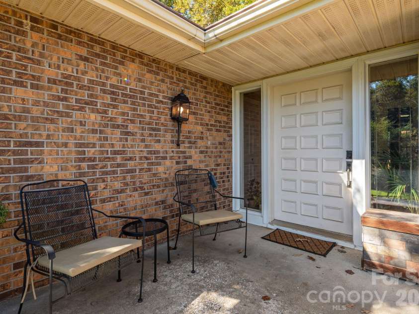 165 Horizon View Drive, Horse Shoe, NC 28742.  MLS# CAR4434165, YatesRealty ID 56428. 
