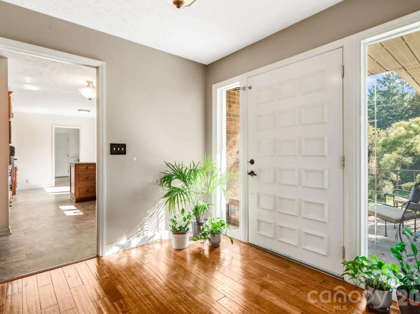 165 Horizon View Drive, Horse Shoe, NC 28742.  MLS# CAR4434165, YatesRealty ID 56428. 