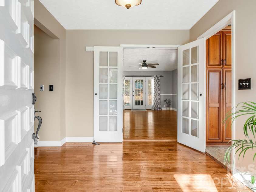 165 Horizon View Drive, Horse Shoe, NC 28742.  MLS# CAR4434165, YatesRealty ID 56428. 