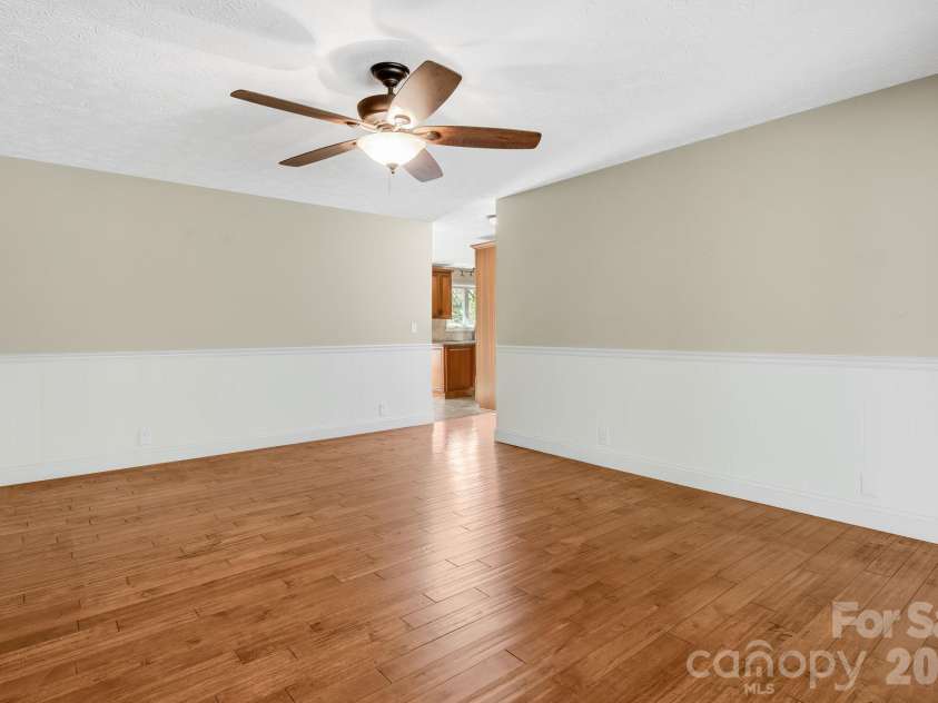 165 Horizon View Drive, Horse Shoe, NC 28742.  MLS# CAR4434165, YatesRealty ID 56428. 
