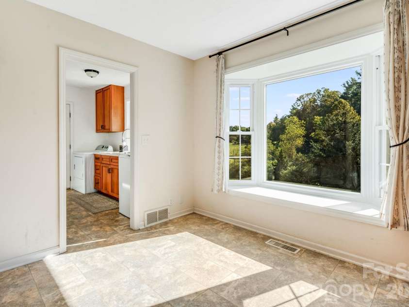 165 Horizon View Drive, Horse Shoe, NC 28742.  MLS# CAR4434165, YatesRealty ID 56428. 