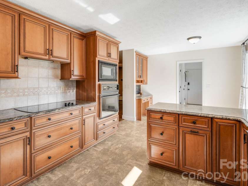 165 Horizon View Drive, Horse Shoe, NC 28742.  MLS# CAR4434165, YatesRealty ID 56428. 