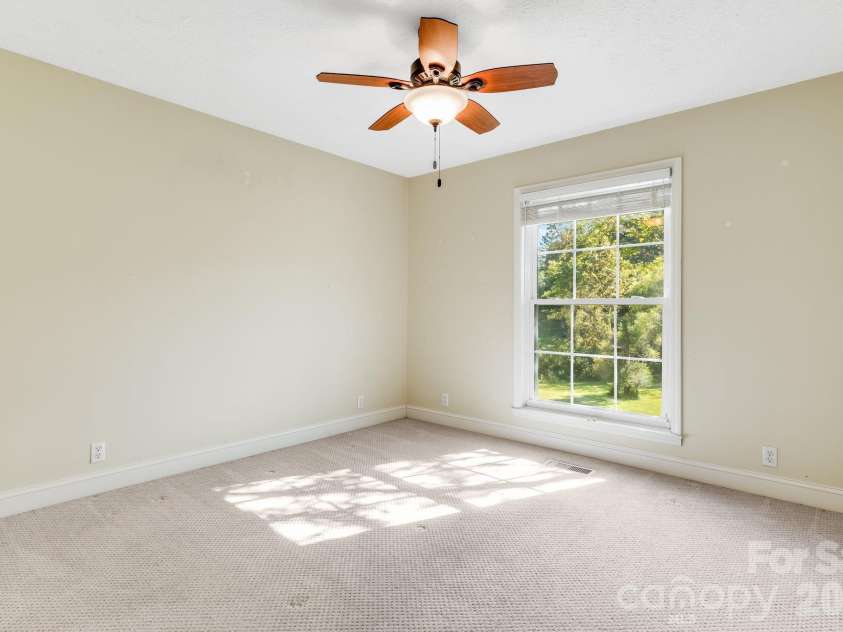 165 Horizon View Drive, Horse Shoe, NC 28742.  MLS# CAR4434165, YatesRealty ID 56428. 