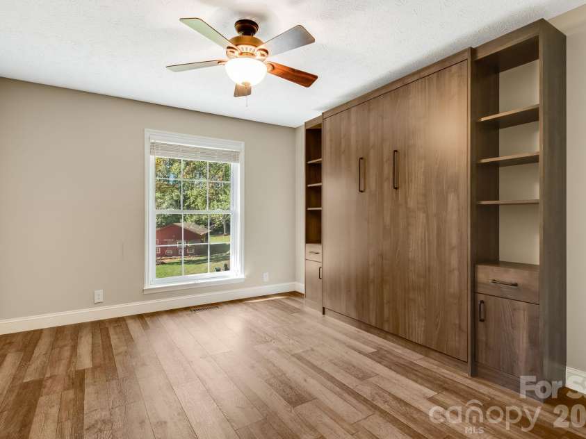 165 Horizon View Drive, Horse Shoe, NC 28742.  MLS# CAR4434165, YatesRealty ID 56428. 