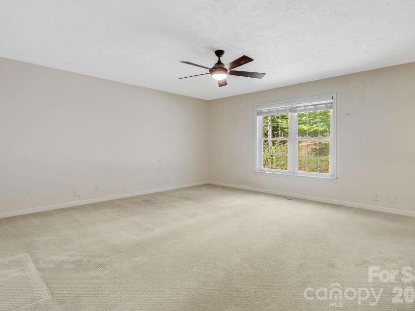 165 Horizon View Drive, Horse Shoe, NC 28742.  MLS# CAR4434165, YatesRealty ID 56428. 