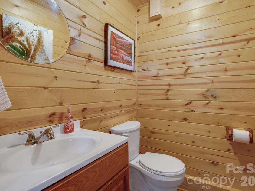 165 Horizon View Drive, Horse Shoe, NC 28742.  MLS# CAR4434165, YatesRealty ID 56428. 