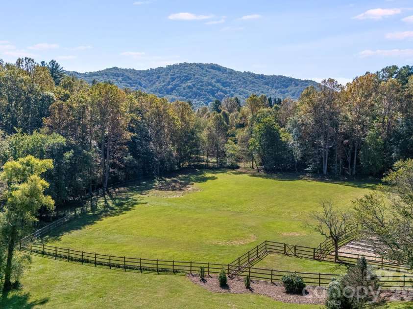 165 Horizon View Drive, Horse Shoe, NC 28742.  MLS# CAR4434165, YatesRealty ID 56428. 