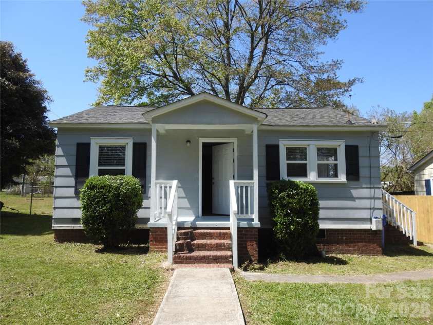 1323 Second Street, Gastonia, NC 28054.  MLS# CAR4432224, YatesRealty ID 56429. 