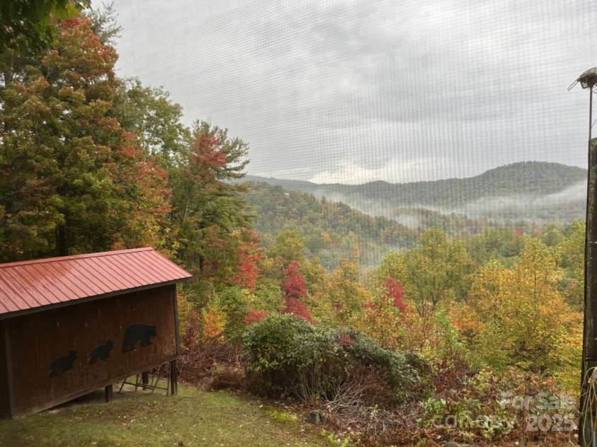 805 Deer Crossing Lane, Lenoir, NC 28645.  MLS# CAR4295259, YatesRealty ID 5643. 